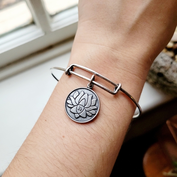 Alex & Ani 2013 Lotus Flower Om Bracelet - Picture 4 of 8